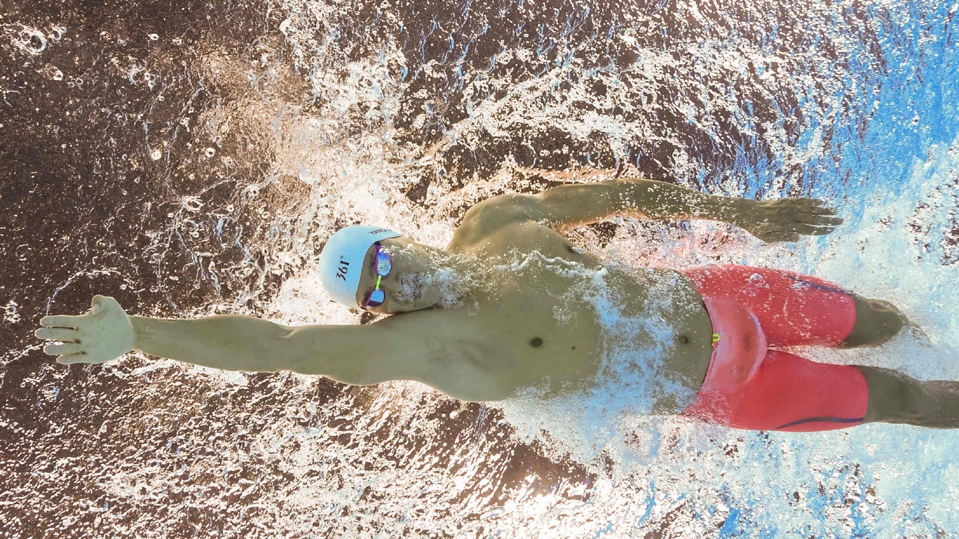 沃尔什50米蝶泳霸气冲线瞬间刷屏，沃尔训练集锦