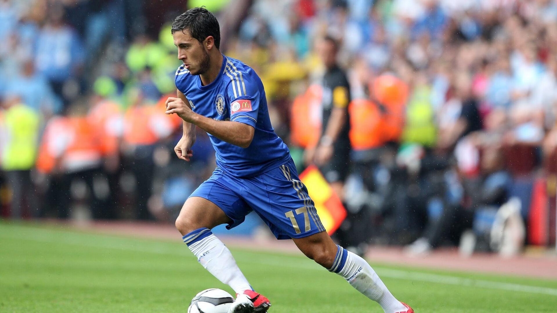 皮特·卡普尔展现出强大的耐力与速度，成为比赛中的加速器，卡特皮特森