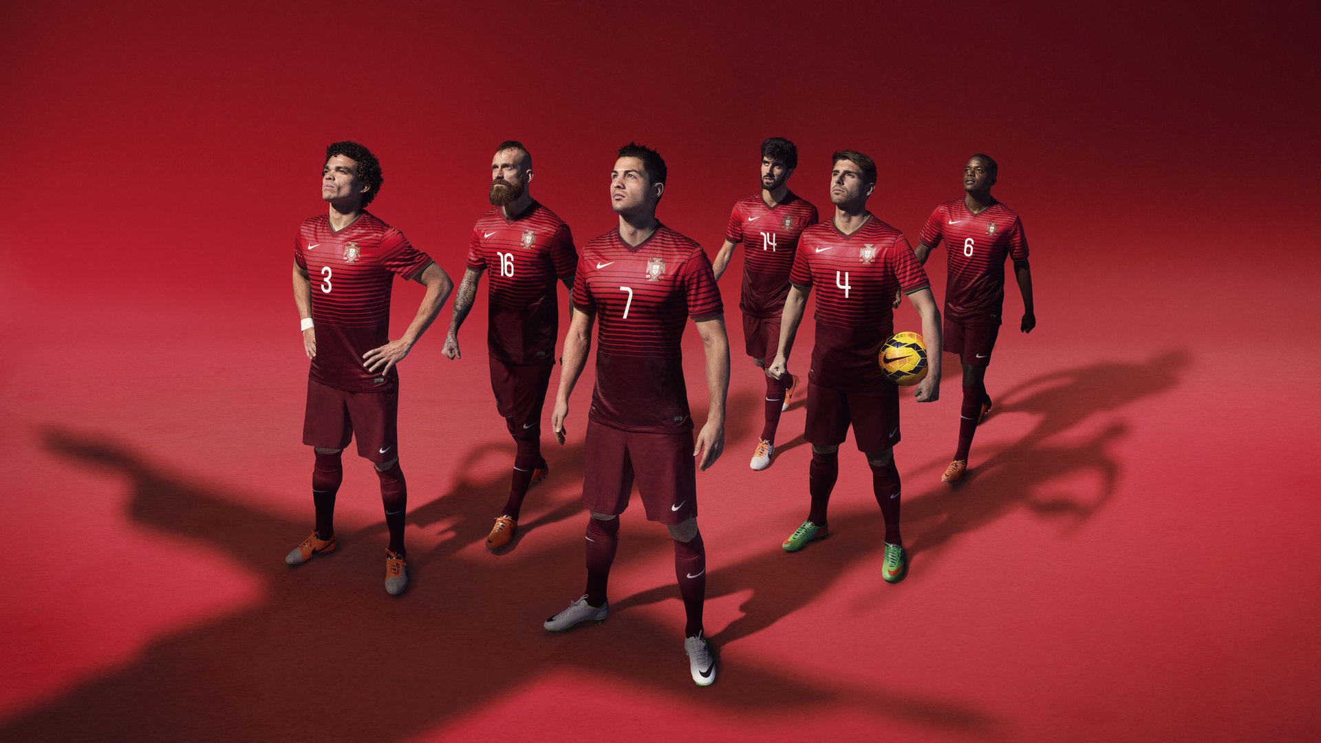 Kaiyun官方登录入口-中国足球国家队强化中轴线战术体系演练，中轴线排列